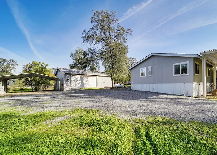 'Mtn Gate Guest House' ~ 6 Mi To Shasta Lake!