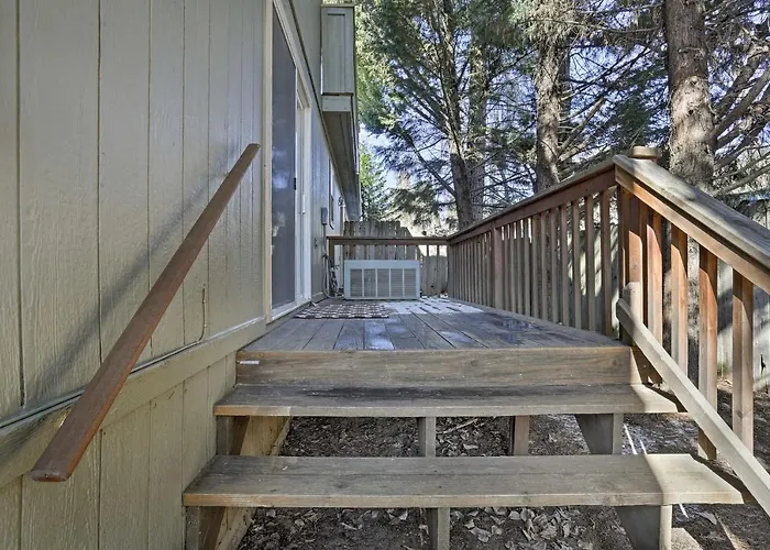 Centrally Located Mt Shasta Home W/ Deck!